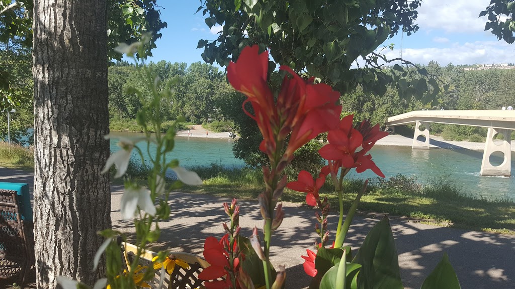 Edworthy Park South Parking Lot | Bow River Pathway, Calgary, AB T3C 3B2, Canada