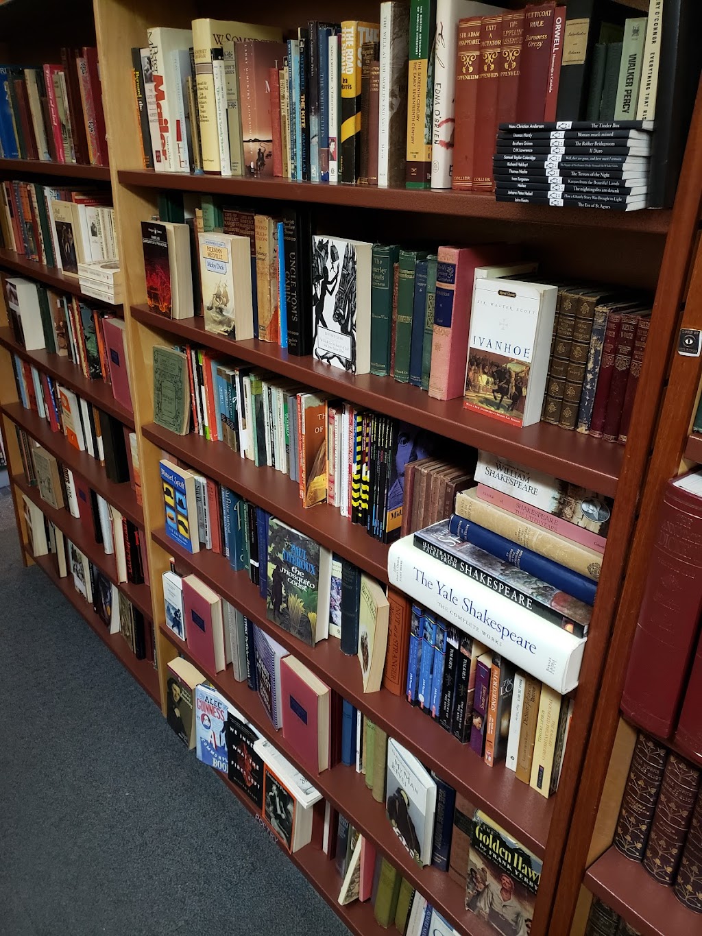 Pickwick Books | 325 Dundas St E, Waterdown, ON L0R 2H0, Canada | Phone: (905) 690-0632