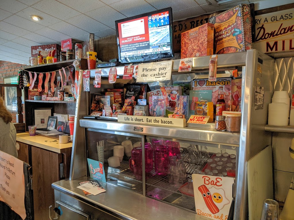 Teds Restaurant | 404 Old Kingston Rd, Scarborough, ON M1C 1B6, Canada | Phone: (416) 282-2204