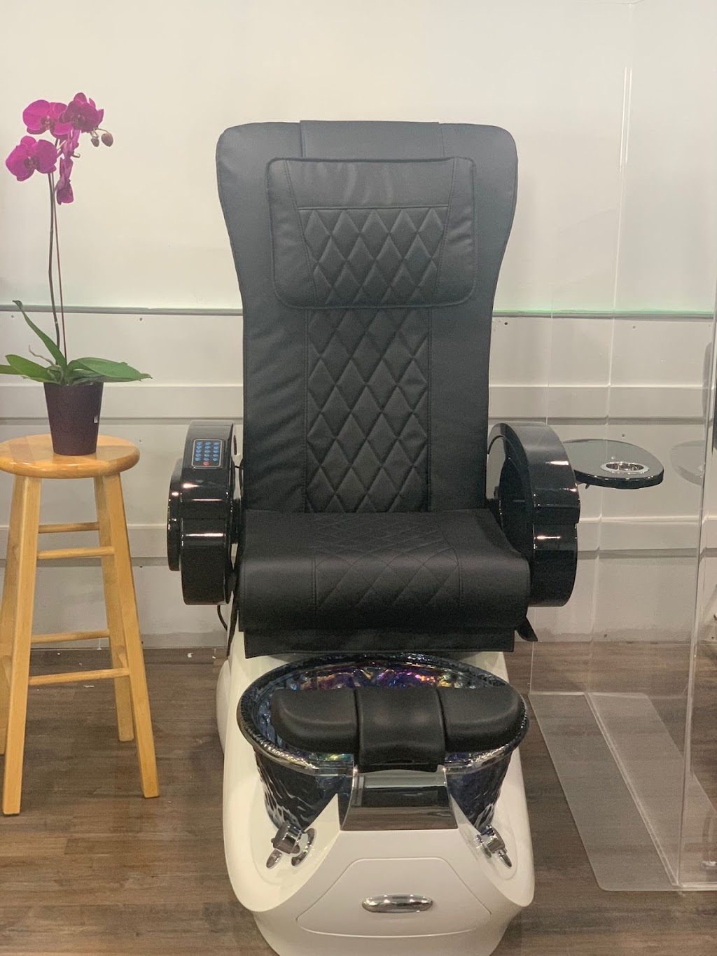 Moonlight Day Spa | 308 N Front St, Belleville, ON K8P 3C4, Canada | Phone: (613) 779-9595