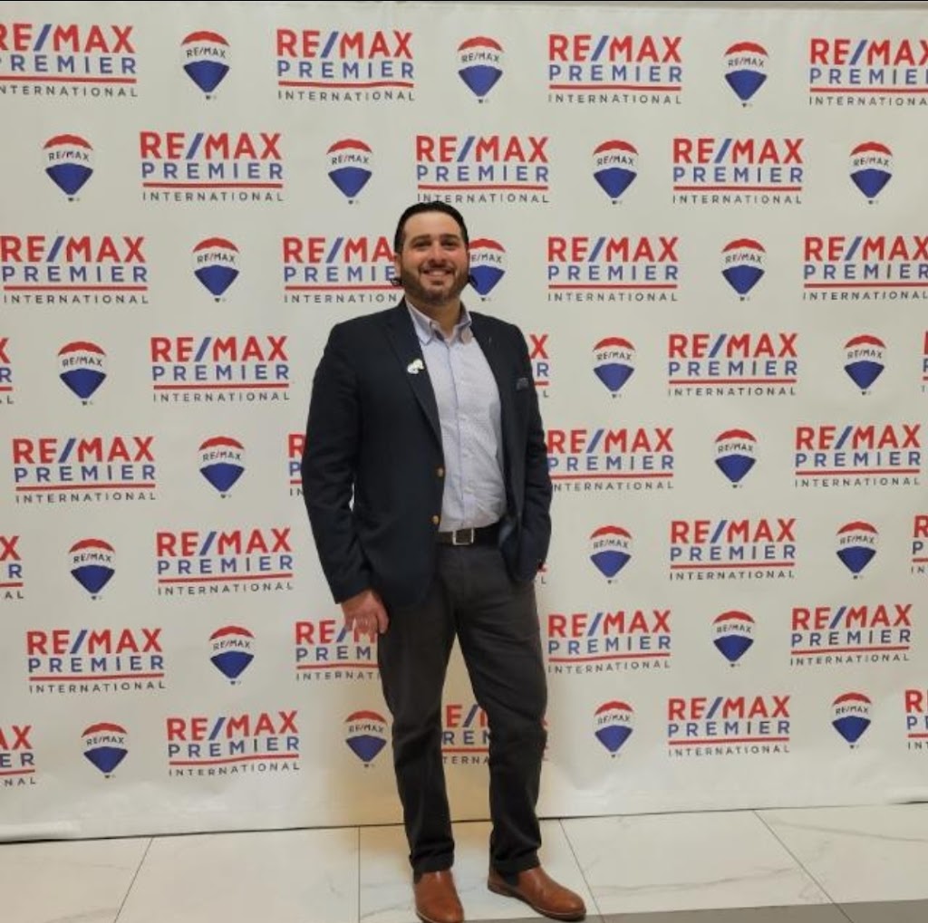 RE/MAX Premier Inc.: Stefano Scala | Building, 9100 Jane St L, Suite #77, Concord, ON L4K 0A4, Canada | Phone: (416) 987-8000