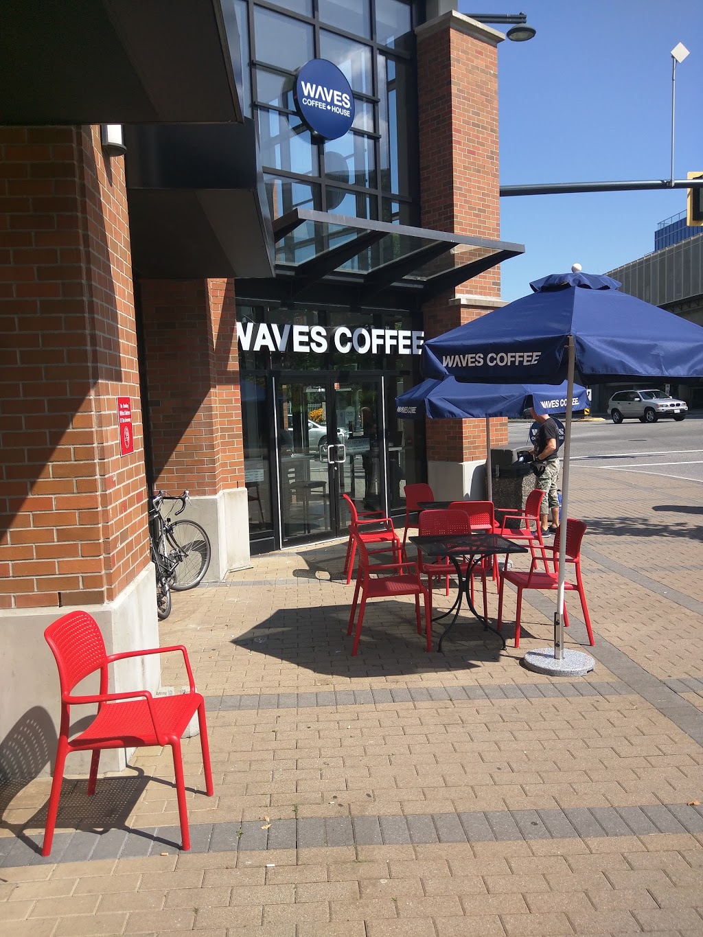 Waves Coffee | 10777 University Dr #105, Surrey, BC V3T 0E6, Canada | Phone: (604) 498-2283