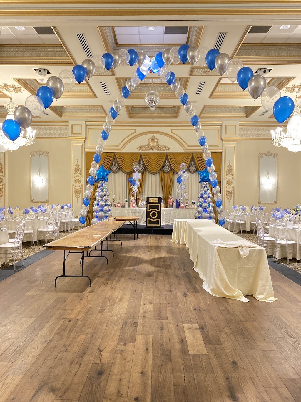 Party Warehouse Outlet & Classic Event Decor | 1050 McNicoll Ave #4, Scarborough, ON M1W 2L8, Canada | Phone: (416) 498-5677