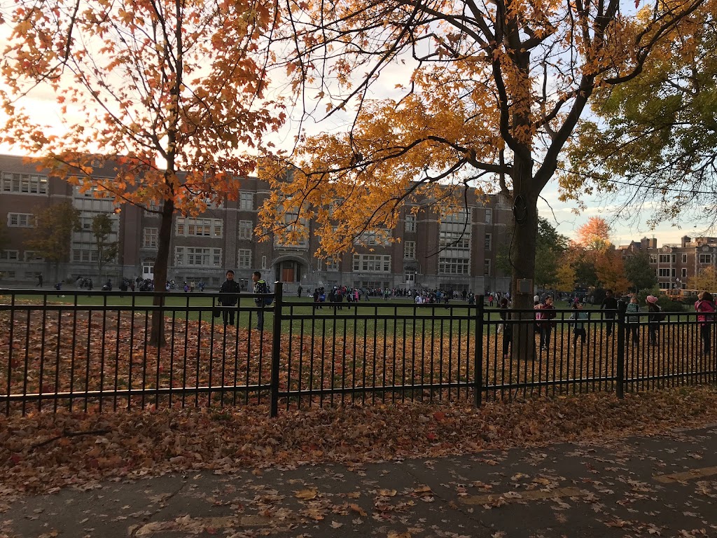 Westmount Park Elementary School | 15 Pl. Park, Westmount, QC H3Z 2K4, Canada | Phone: (514) 935-4388