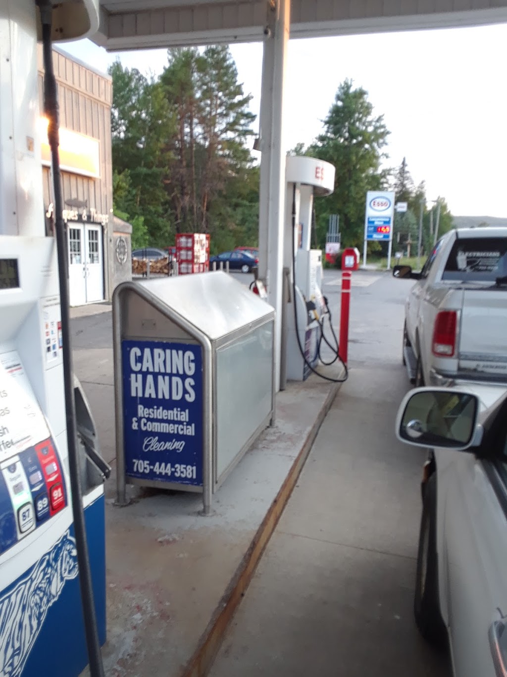 Blue Mountain Convenience | 209814 ON-26, The Blue Mountains, ON L9Y 3Z2, Canada | Phone: (705) 444-2885