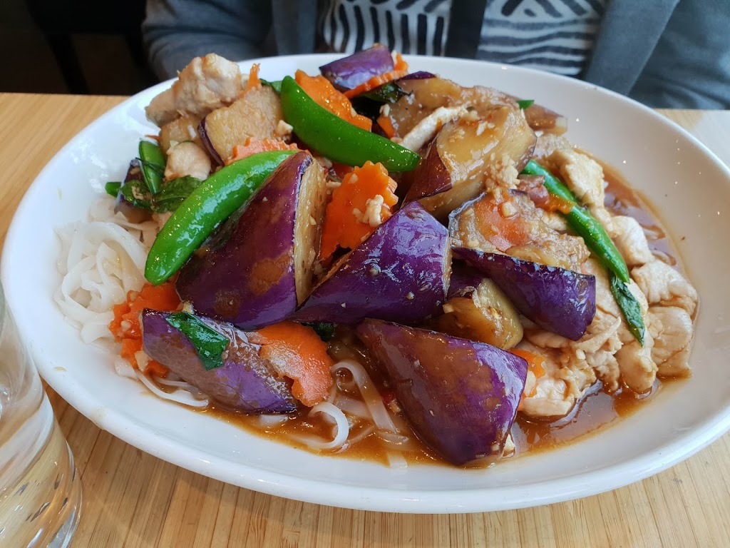 Baan Thai Wok & Bar (Broadmead) | 777 Royal Oak Dr #400, Victoria, BC V8X 4V1, Canada | Phone: (250) 658-0057
