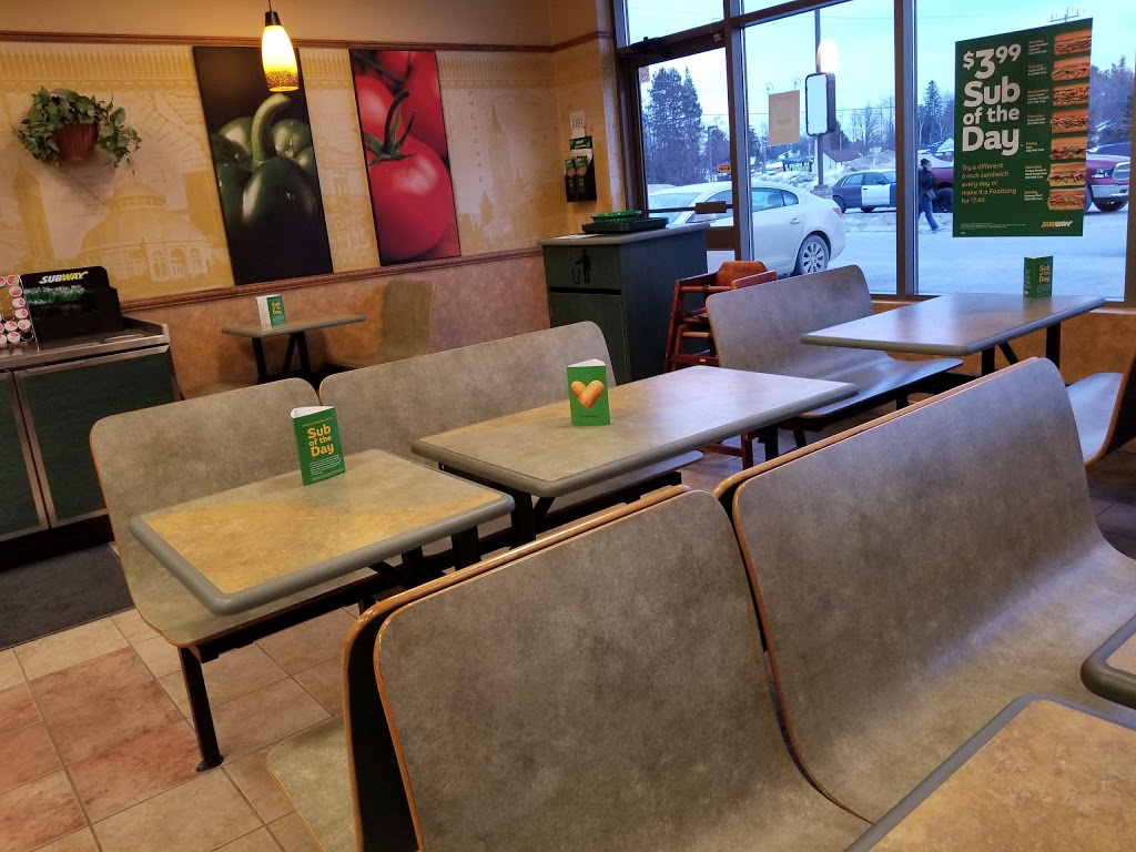 Subway | 7 Commerce Rd, Angus, ON L0M 1B2, Canada | Phone: (705) 424-4000