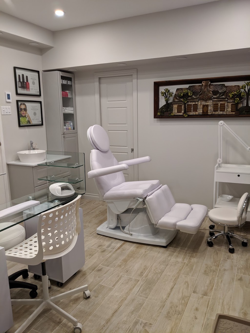 Ariane Esthetique | 809 Rue Clément, Saint-Eustache, QC J7R 7C8, Canada | Phone: (514) 754-9852