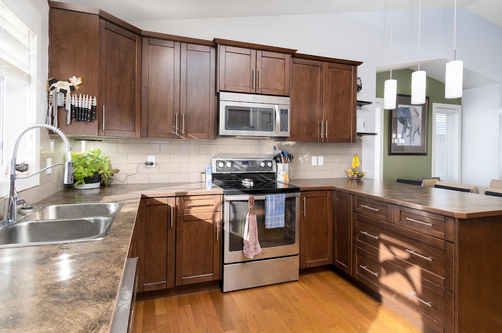Home Expressions Photography | Box 438, 1314 Limit Ave, Crossfield, AB T0M 0S0, Canada | Phone: (587) 888-9474