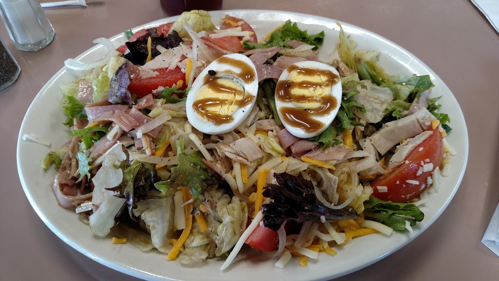 Lunettas Restaurant | 878 Cleveland Dr, Cheektowaga, NY 14225, USA | Phone: (716) 833-9756