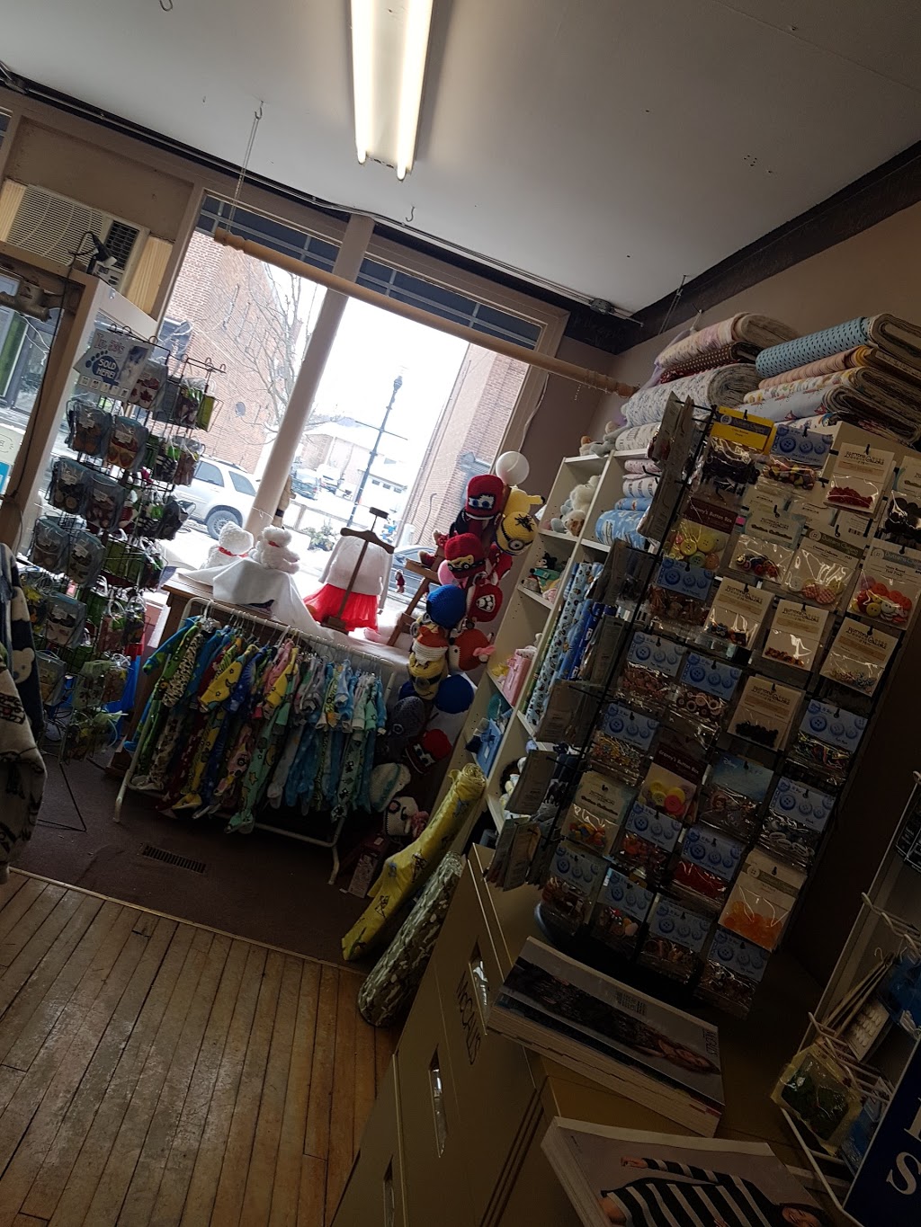 Bee Sew Busy | 4 Main St W, Beeton, ON L0G 1A0, Canada | Phone: (905) 729-0858