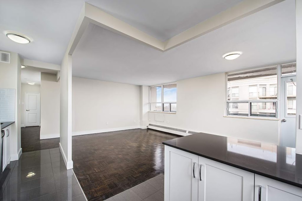 4190 Bathurst Street Apartments | 4190 Bathurst St, North York, ON M3H 3N5, Canada | Phone: (416) 639-6209
