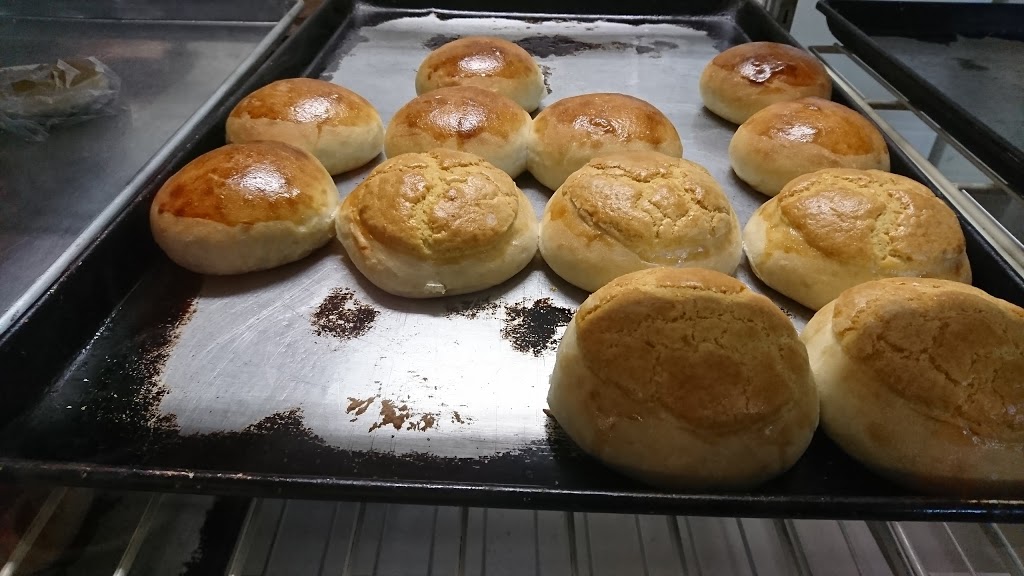 Majestic Bakery | 2007 Wyandotte St W, Windsor, ON N9B 1J8, Canada | Phone: (519) 254-6164