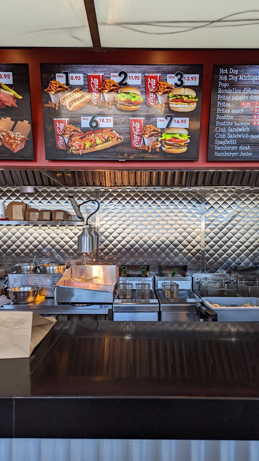 La Belle Province | 8141 Bd Cousineau, Saint-Hubert, QC J3Z 0G6, Canada | Phone: (450) 926-0054