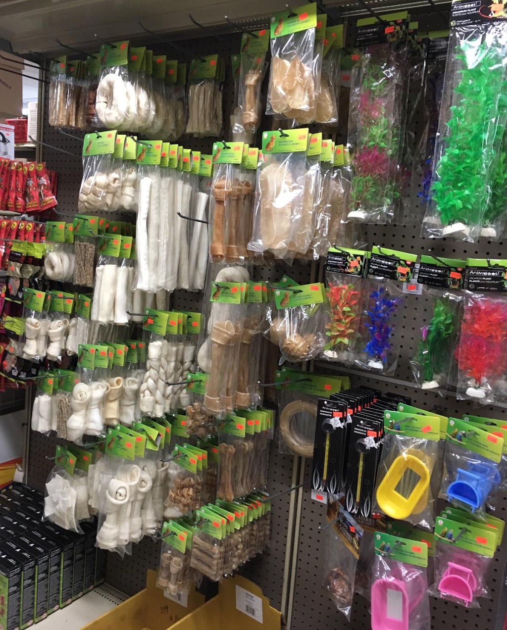 Cosmo Dollar | 1483 Rue du Pont, Marieville, QC J3M 1G2, Canada | Phone: (450) 460-1170