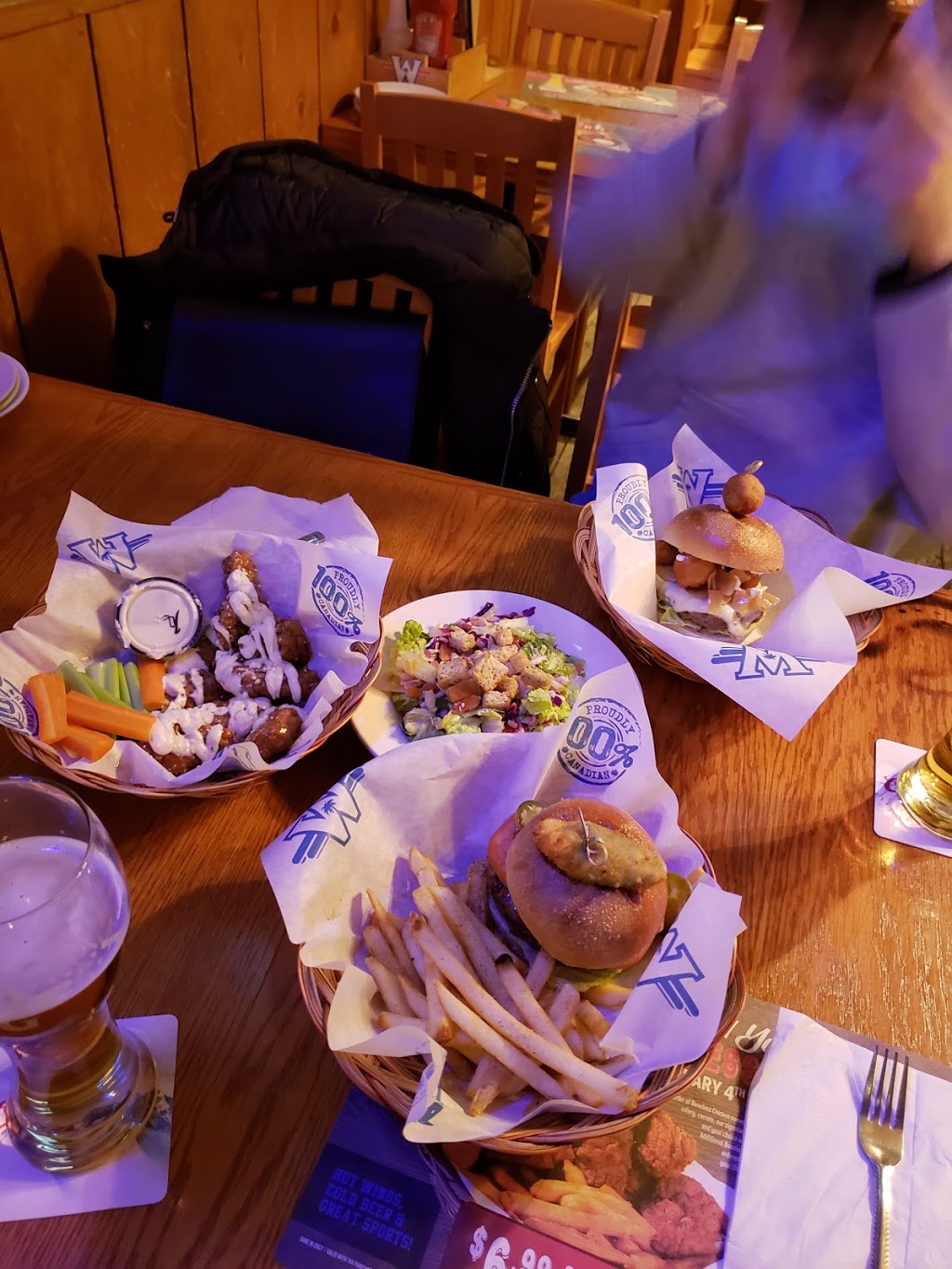 Wild Wing | 321 Weber St N #1, Waterloo, ON N2J 3H8, Canada | Phone: (519) 884-9454