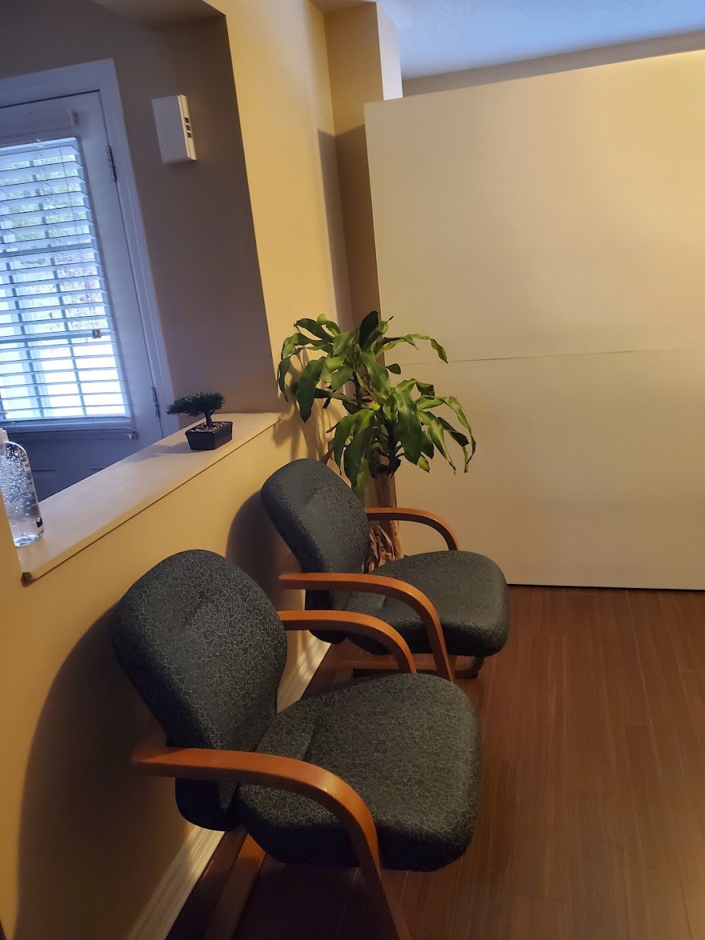 FeetNique | 30 Bond St, Brantford, ON N3R 4G5, Canada | Phone: (519) 761-3378
