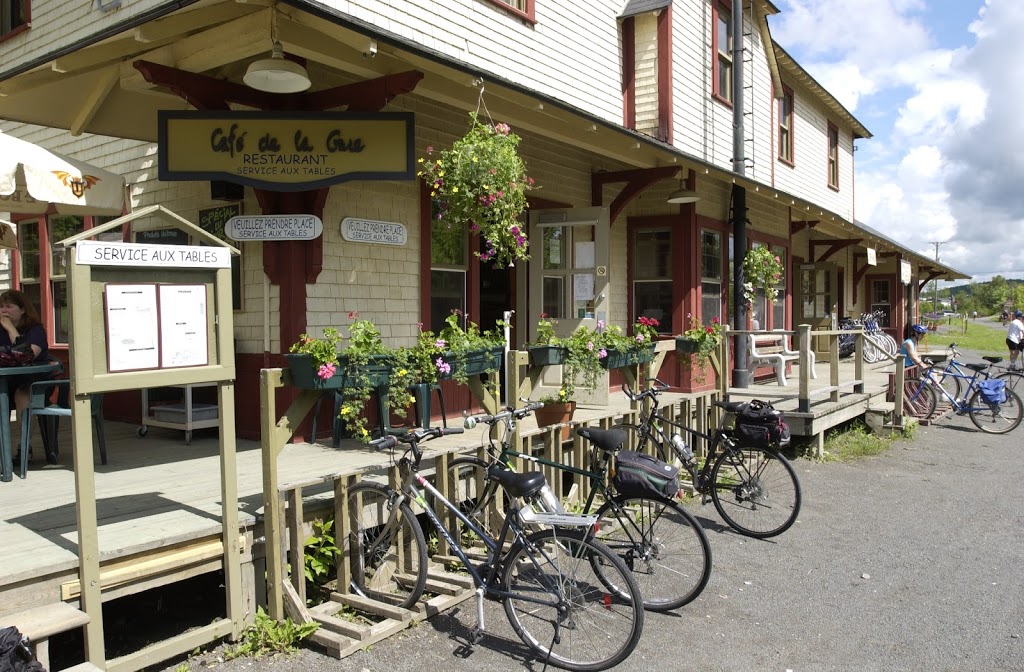 Espresso Sports - Sainte-Adèle | 1000 Rue Saint Georges, Sainte-Adèle, QC J8B 1J8, Canada | Phone: (450) 229-5886