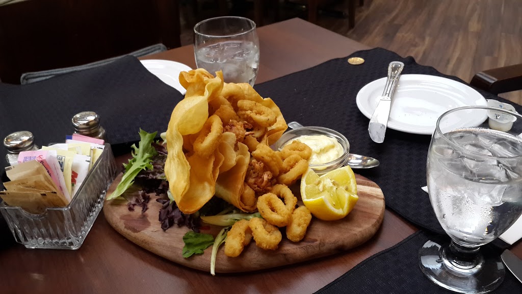 Le Tropik restaurant-bar | 6500 Chemin de la Côte-de-Liesse, Saint-Laurent, QC H4T 1E3, Canada | Phone: (514) 739-3391