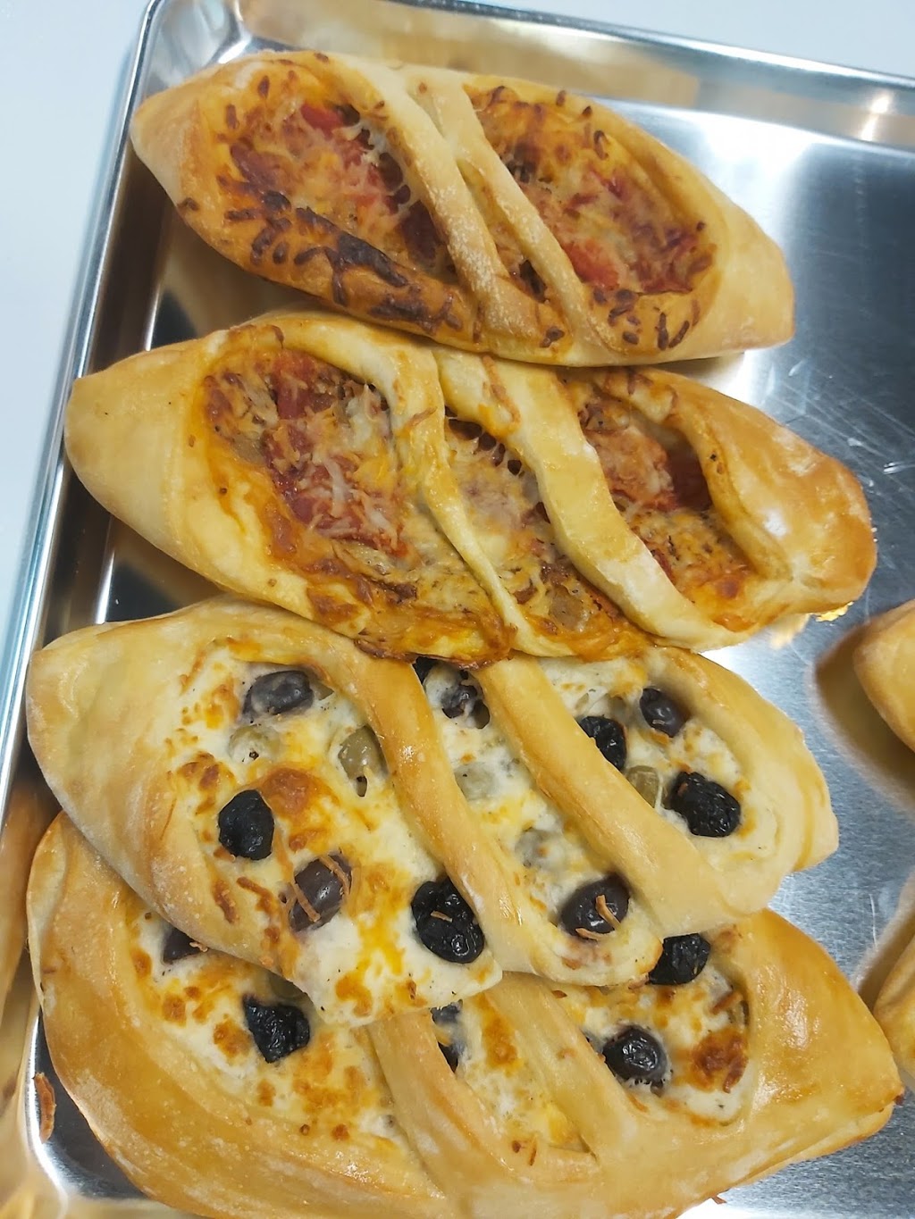 Les Copains de Marseille | 110 Rue Eddy, Gatineau, QC J8X 2W6, Canada | Phone: (819) 928-0130