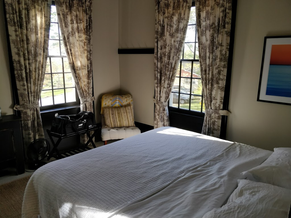 Hayes Inn | 2319 Prince Edward County Rd 8, Milford, ON K0K 2P0, Canada | Phone: (613) 476-9082