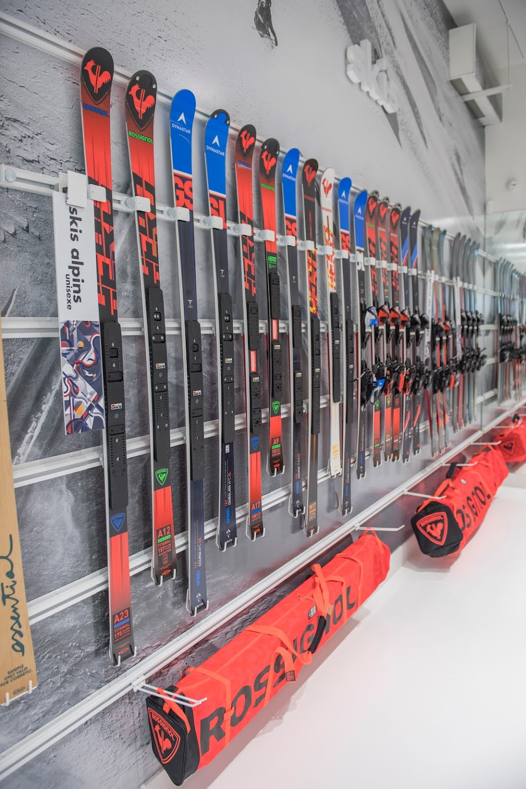 Boutique Startgate Groupe Rossignol | 60 Rue de la Rive Droite, Bromont, QC J2L 0A3, Canada | Phone: (450) 577-3870