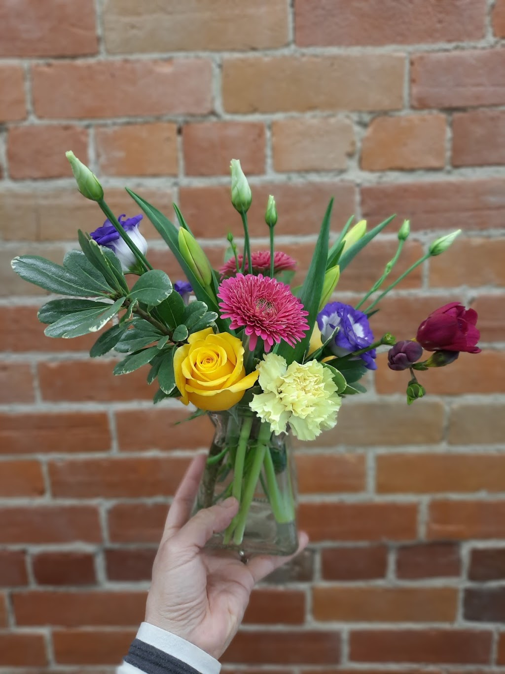The Floral Boutique | 113 Bridge St, Carleton Place, ON K7C 2V4, Canada | Phone: (613) 253-2424