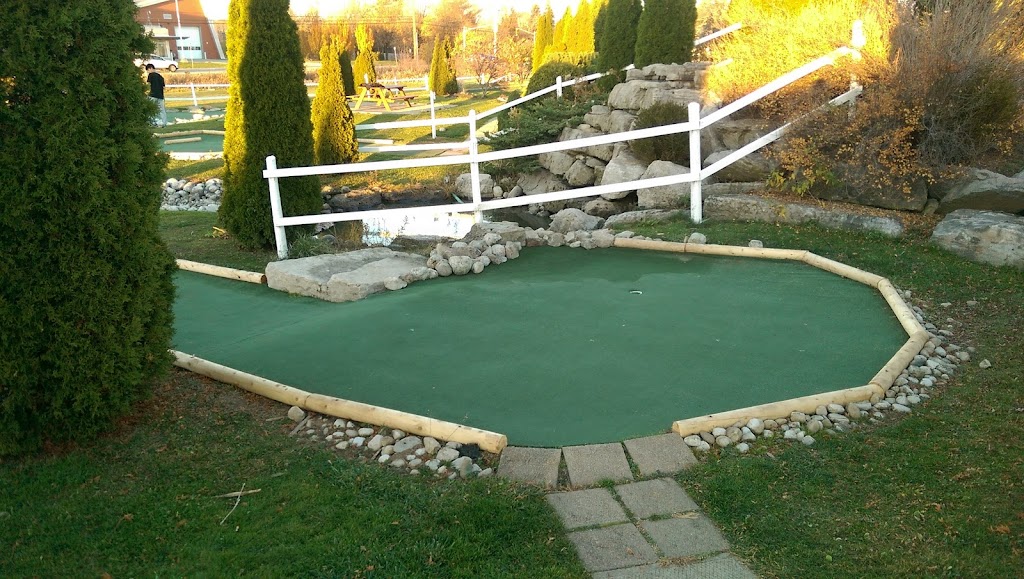 Eagle Classic Golf Centre and Mini Putt | 618 Garner Rd E, Ancaster, ON L9G 3K9, Canada | Phone: (905) 648-9880