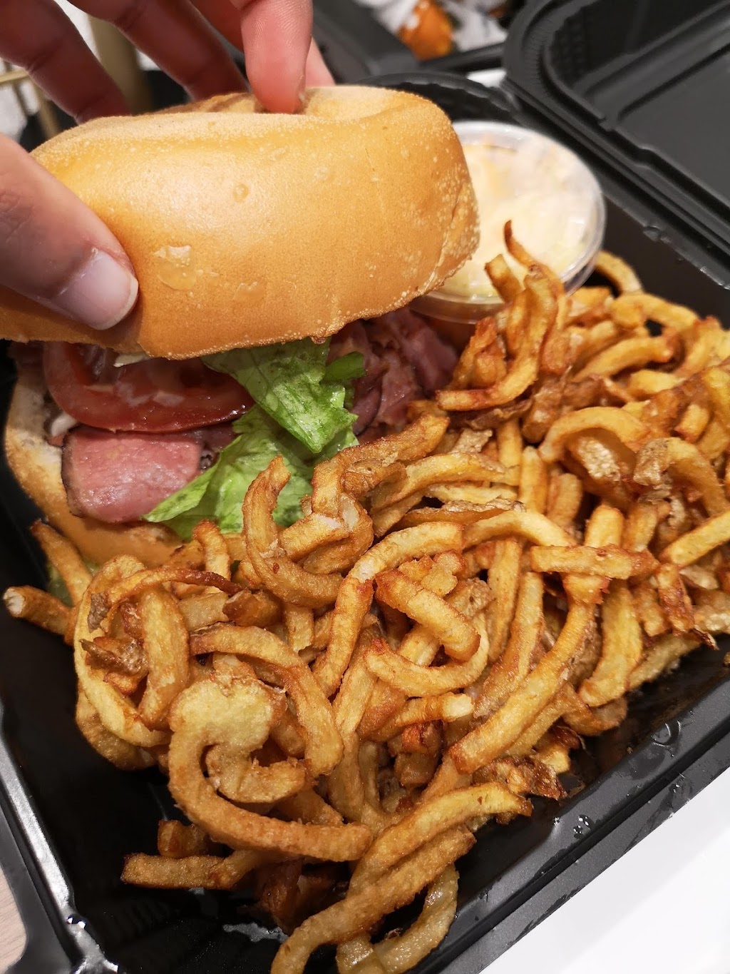 RockN Deli CF Fairview | FC05, 6701 Trans-Canada Hwy, Pointe-Claire, QC H9R 5J2, Canada | Phone: (514) 428-1010
