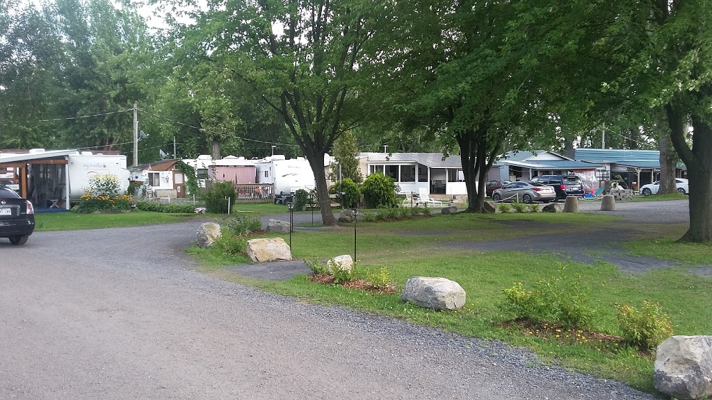 Camping A La Claire Fontaine | 295 Rue Hébert, Saint-Stanislas-de-Kostka, QC J0S 1W0, Canada | Phone: (450) 373-7199