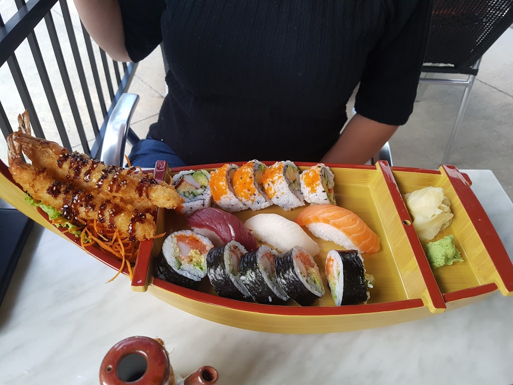Mika Sushi Bar Fine Cuisine Asiatique | 1 Boulevard de Sardaigne, Candiac, QC J5R 0L5, Canada | Phone: (450) 444-8988