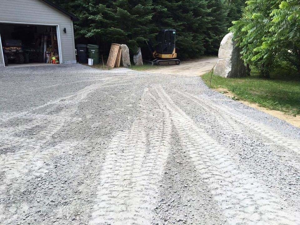 Daniel Legault Excavation | 117 Chem. du Lac Lynch, LAscension, QC J0T 1W0, Canada | Phone: (819) 430-2587