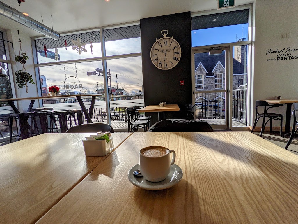 Station BAGEL & CAFÉ | 707 Chem. dOka, Deux-Montagnes, QC J7R 1L6, Canada | Phone: (450) 491-7942