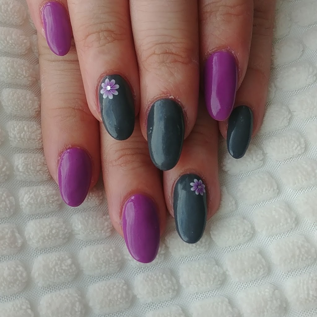 Maude Pelchat esthétique | 585 Rue Brock local a, Drummondville, QC J2B 1R1, Canada | Phone: (819) 471-0127