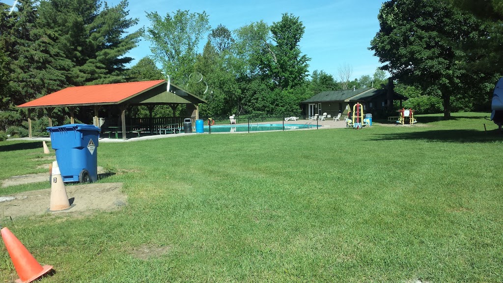 Log Chateau Park | 1691 Kawartha Lakes County Rd 121, Fenelon Falls, ON K0M 1N0, Canada | Phone: (705) 887-3960