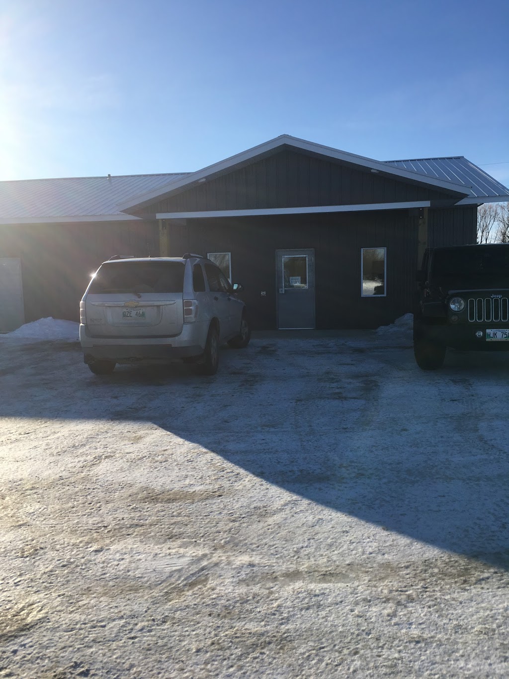 Central Veterinary Services | 8092 100 P.T.H, Oak Bluff, MB R0G 1N0, Canada | Phone: (204) 275-2038