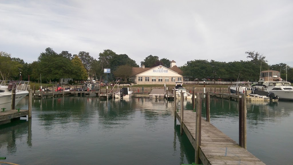Boblo Island Beach House Restaurant | Amherstburg, ON N9V 4B2, Canada | Phone: (519) 997-3099