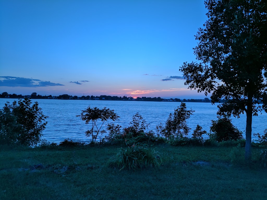 Seigneurie de lile ronde | Île Ronde, Saint-Sulpice, QC J5W 1G1, Canada | Phone: (450) 589-2688
