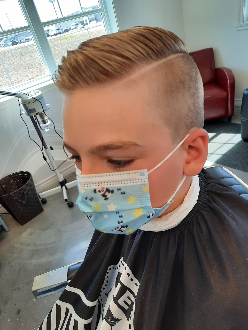 Barbier lunité335 | 403 Rue Saint-Isidore, Saint-Lin - Laurentides, QC J5M 2V1, Canada | Phone: (438) 882-6230