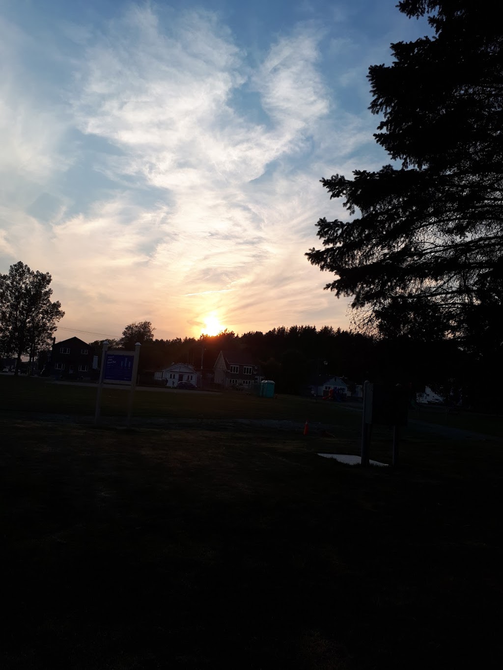 Colonial Inn | 28 Cedar St, Coniston, ON P0M 1M0, Canada | Phone: (705) 694-4761