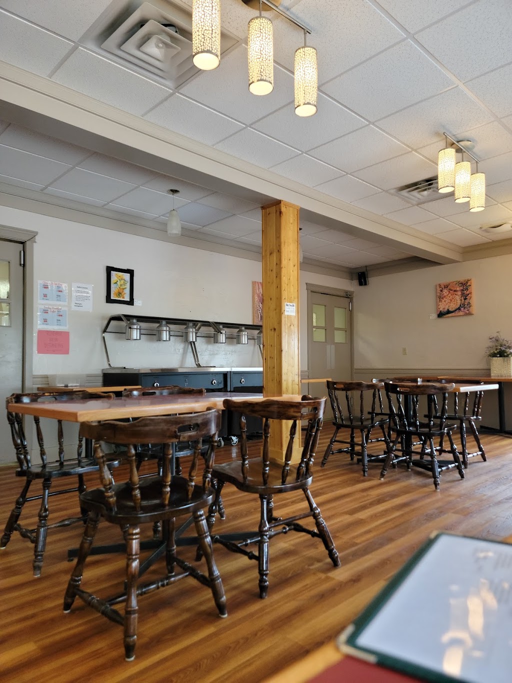 Rikos Radium Family Restaurant | 7513 Main St W, Radium Hot Springs, BC V0A 1M0, Canada | Phone: (250) 347-2701