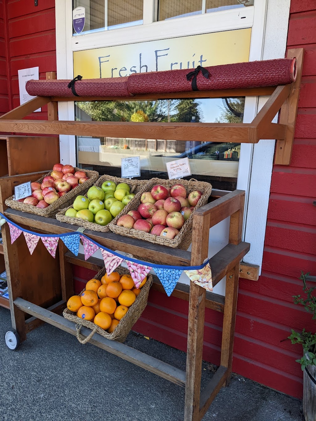 Seeds Food Market | 2733a Dunsmuir Ave, Cumberland, BC V0R 1S0, Canada | Phone: (250) 336-0129