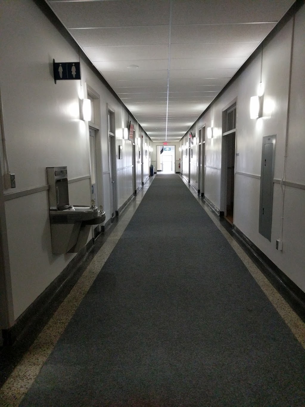 Collège Marianopolis | 4873 Avenue Westmount, Westmount, QC H3Y 1X9, Canada | Phone: (514) 931-8792