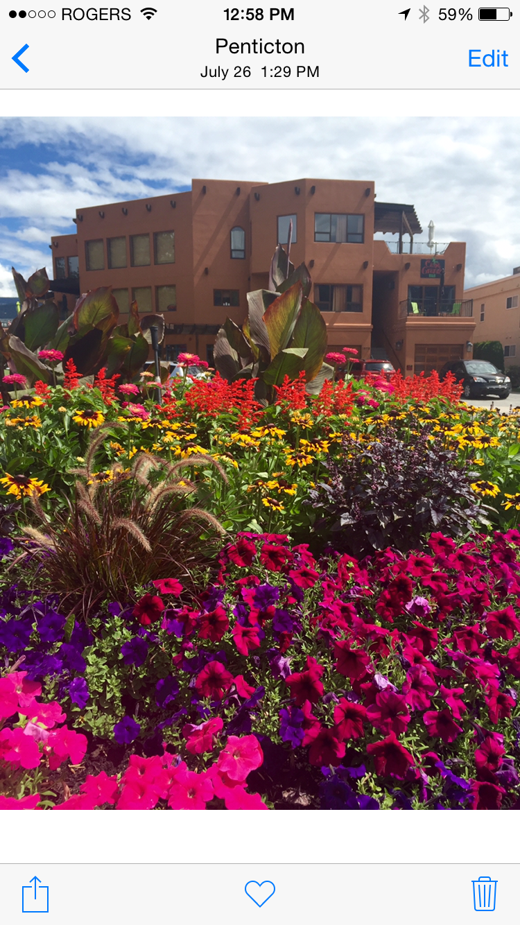 Casa Grande Inn | 1070 Lakeshore Dr Unit 201, Penticton, BC V2A 1C1, Canada | Phone: (250) 276-3030