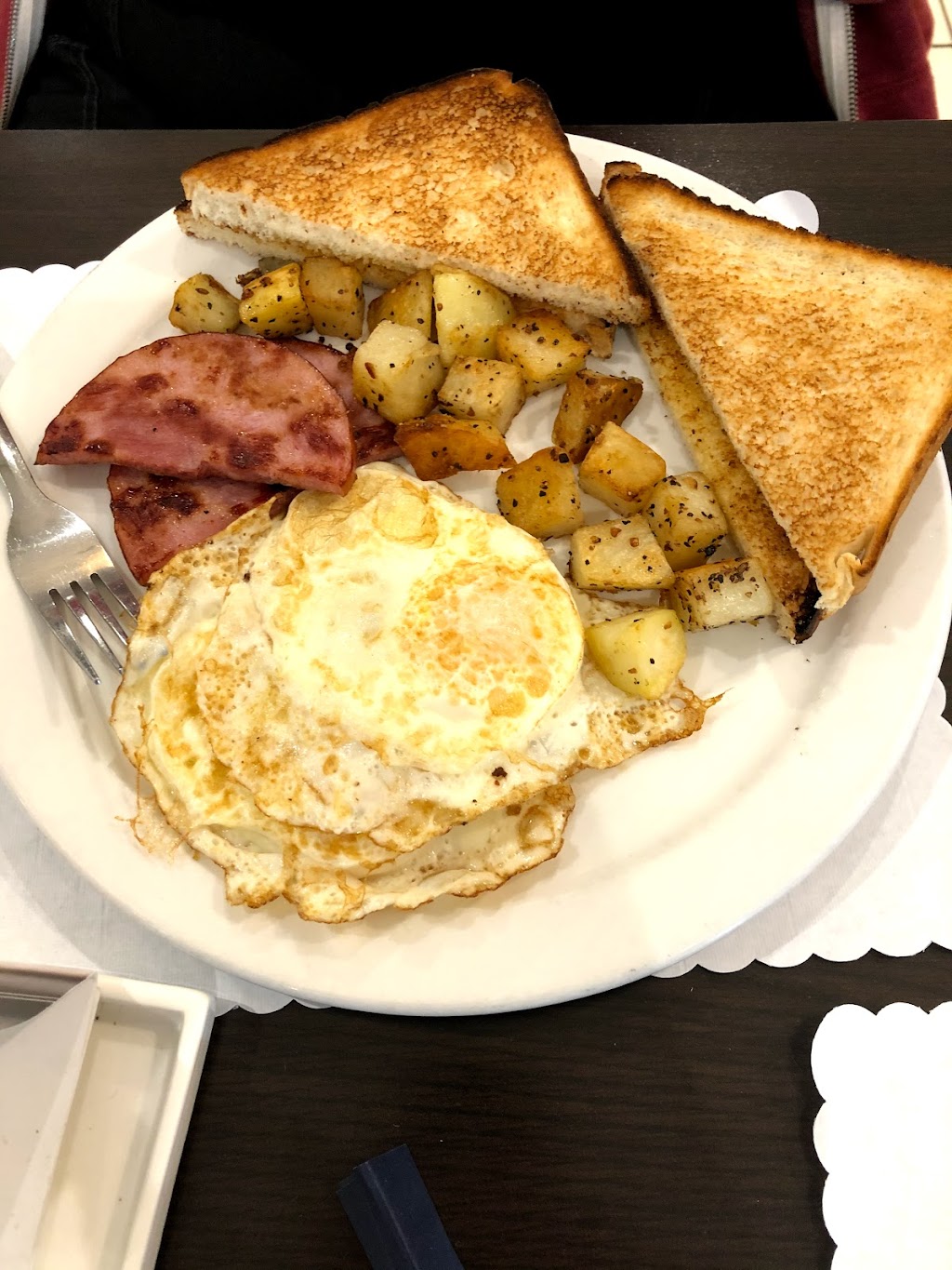 Budleys Restaurant | 250 Maple Hills Ave, Charlottetown, PE C1C 1N2, Canada | Phone: (902) 566-5939