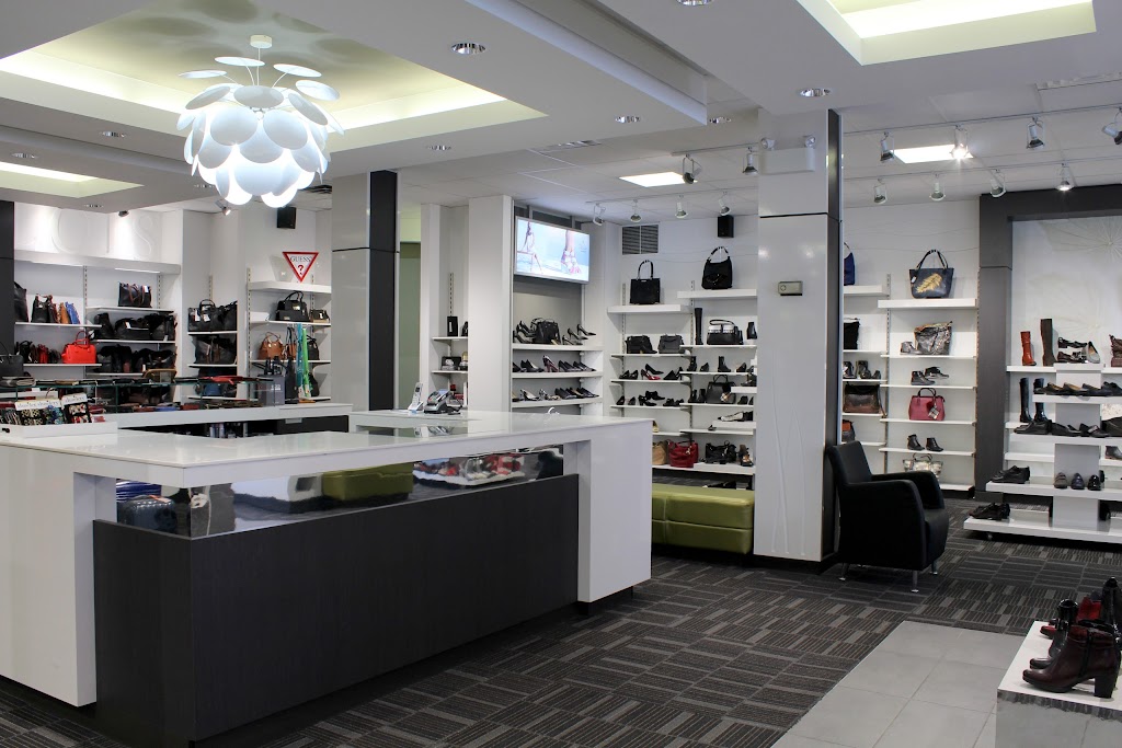 Chaussures Langlois C & Fils Inc | 20 Rue Principale, Granby, QC J2G 2T4, Canada | Phone: (450) 372-7579