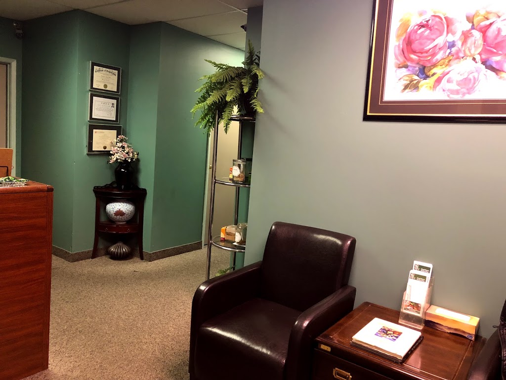 Lloyd Manor Health Clinic | 201 Lloyd Manor Rd Unit 204, Etobicoke, ON M9B 6H6, Canada | Phone: (647) 495-6688
