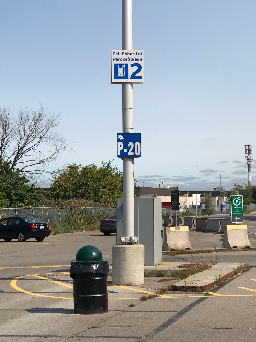 Cell Phone Waiting Area | 7 Network Rd, Mississauga, ON L4V 1B3, Canada | Phone: (416) 247-7678