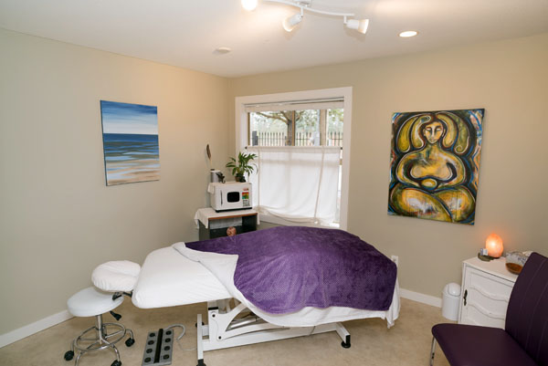 Intuitive Touch Massage Therapy | 921 Fairdowne Rd D, Parksville, BC V9P 0B2, Canada | Phone: (250) 228-5642