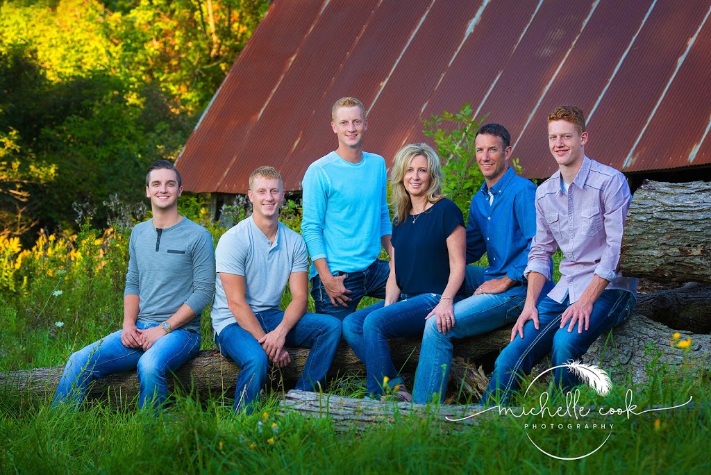 Michelle Cook Photography | 14150 Kaufman Rd, Capac, MI 48014, USA | Phone: (810) 304-5358